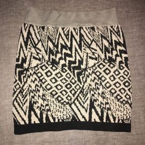 🌻 3 for $20 GUESS | printed mini skirt